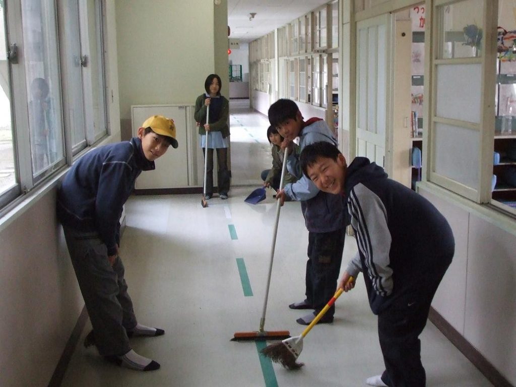 japanese school children cleaning