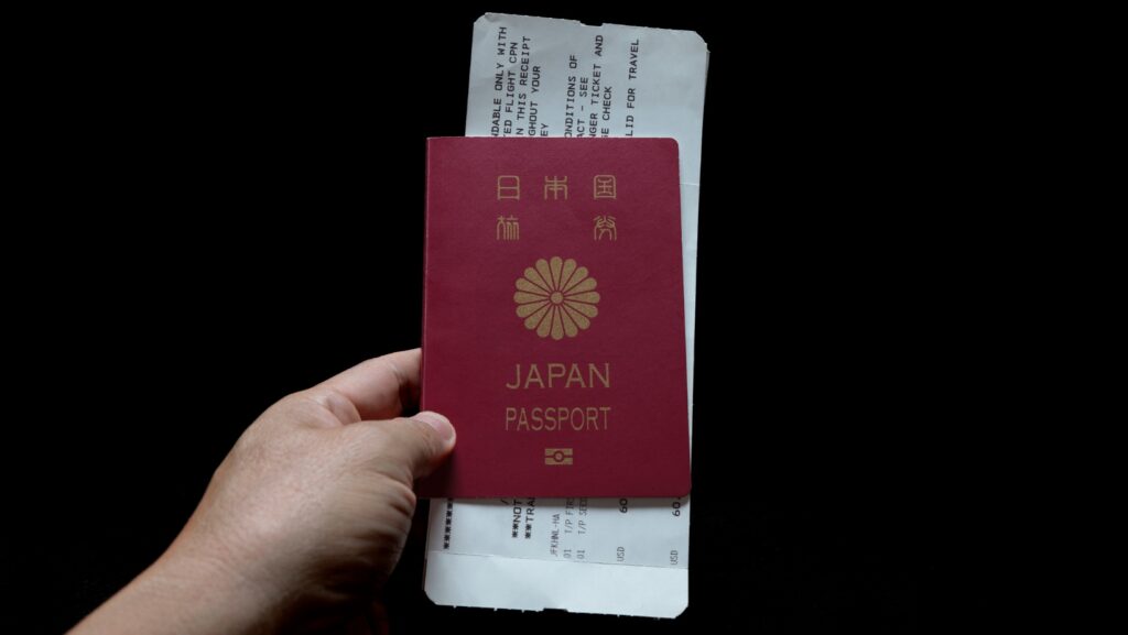 日本のパスポート保持者はハンガリーに行く前に事前にビザの申請をする必要はありません。